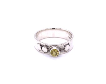 Sterling silver Ring with Sphene Gemstone band ring size 9 READY TO SHIP