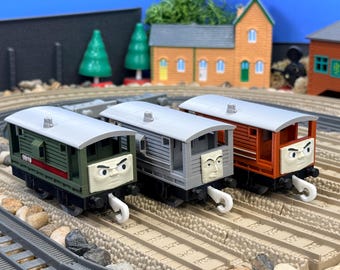 TrackMaster Brake Van Train with 3D Face Custom Made Thomas & Tomy Tracks