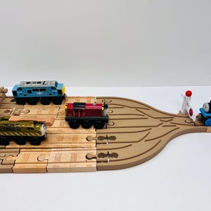Wooden Railway 5 Way Split Train Track & Buffer/Bumper Set w/w  Thomas and Friends, Brio, IKEA and Others