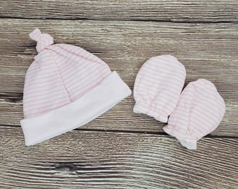 Newborn Pink Hat / Newborn Hat and Mittens /  Newborn Gift / Baby Girl Baby Gift / Baby Shower Gift / Baby Girl Shower Gift / Knot Hat