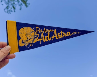 NEW! Astro Orbiter To The Stars! Mini Felt Pennant - Tomorrowland Magic Kingdom Disney