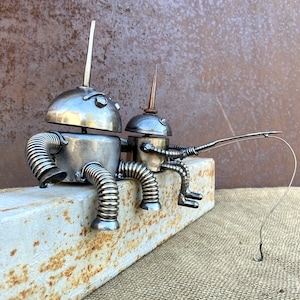 Metal Robot Fishermen Sculpture – Handmade Welded Figurine – Unique Steampunk Gift for Dad or Son, Fishing Art Statue for Shelf or Sideboard