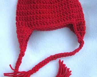 Gorro de disfraz rojo de ganchillo con orejeras y trenzas.