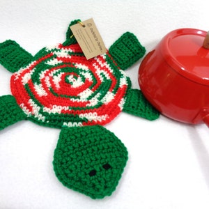 Turtle Hot Pad Crocheted Christmas Colors Pot Holder, Gift for Teacher, Fun Kitchen Accessory, Present for Friend, Christmas Decoration image 1