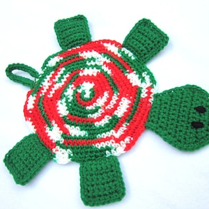 Turtle Hot Pad Crocheted Christmas Colors Pot Holder, Gift for Teacher, Fun Kitchen Accessory, Present for Friend, Christmas Decoration image 3