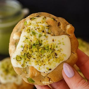 RECIPES- Pistachio NYC Cookies Recipe | NYC Style Thick Stuffed Cookies | Gourmet Cookie Recipe | Bakery Style Baking