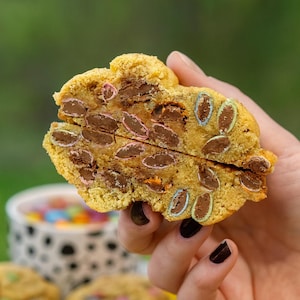 RECIPE - Smartie NYC Cookies Recipe | NYC Style Thick Stuffed Cookies | Bakery Style Baking