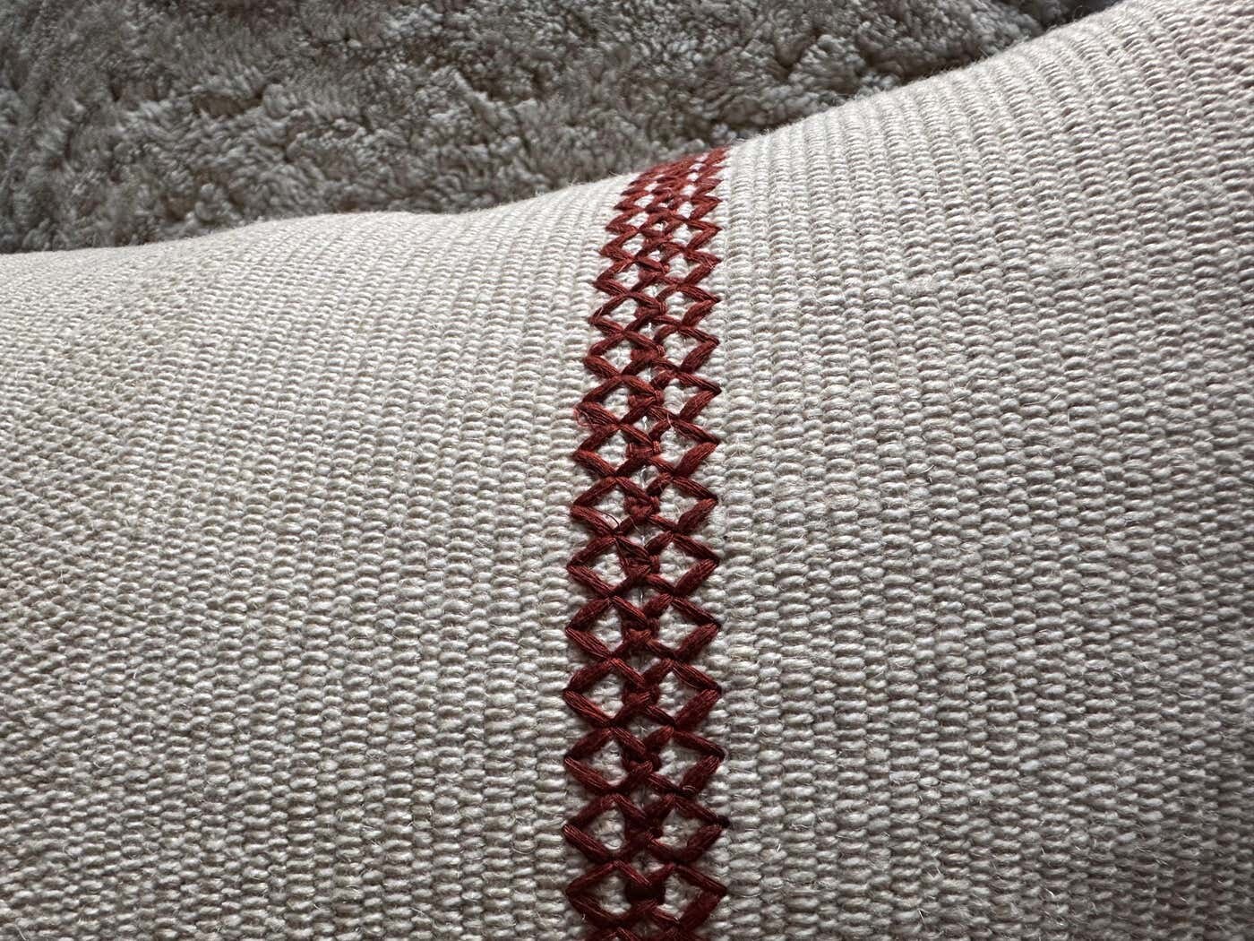 Housse de coussin brodée vintage hongroise de style country folk, taie