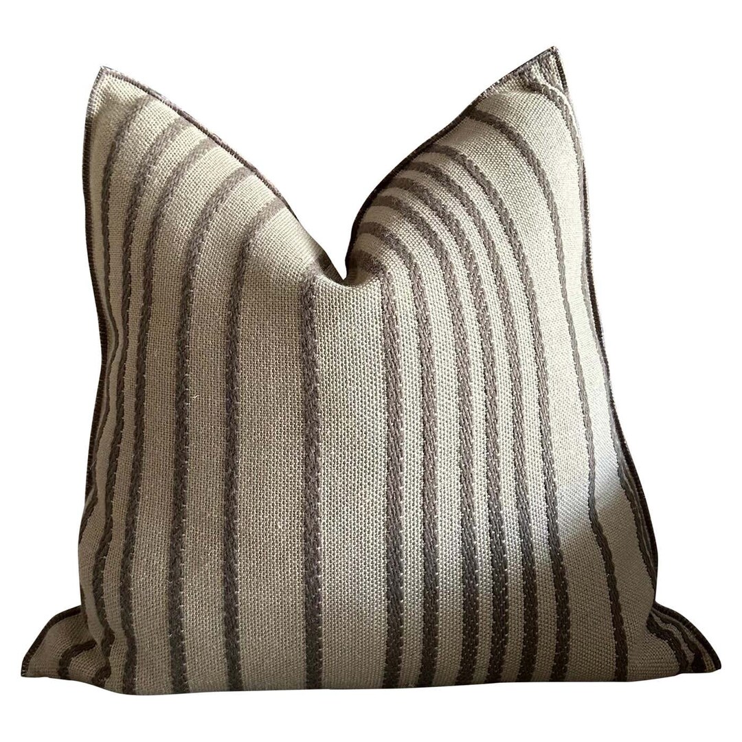02.26.255 Embroidered Linen Pillow