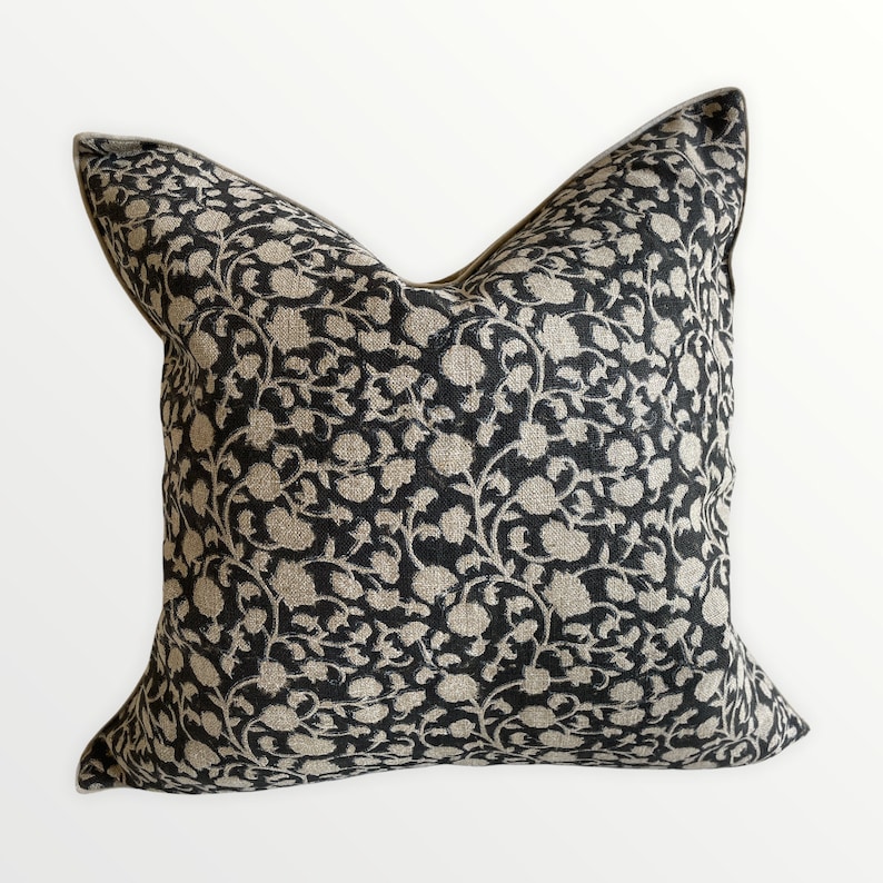BloomHomeInc Keya Pillow
