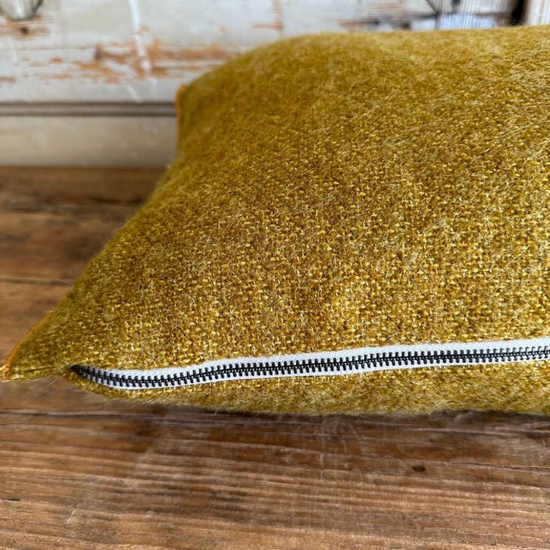 BloomHomeInc Bouclette Wool Pillow - Thumbnail 4