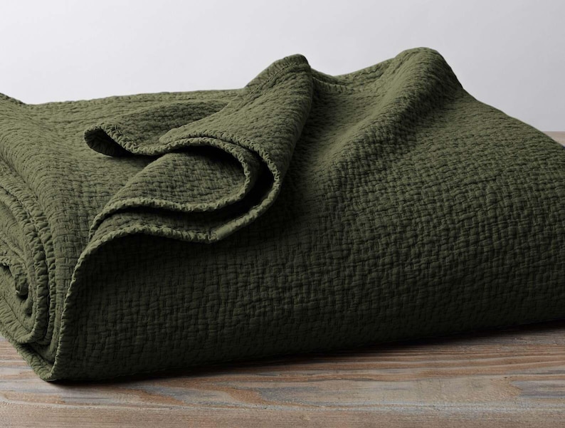 BloomHomeInc Cascade Matelasse Blanket