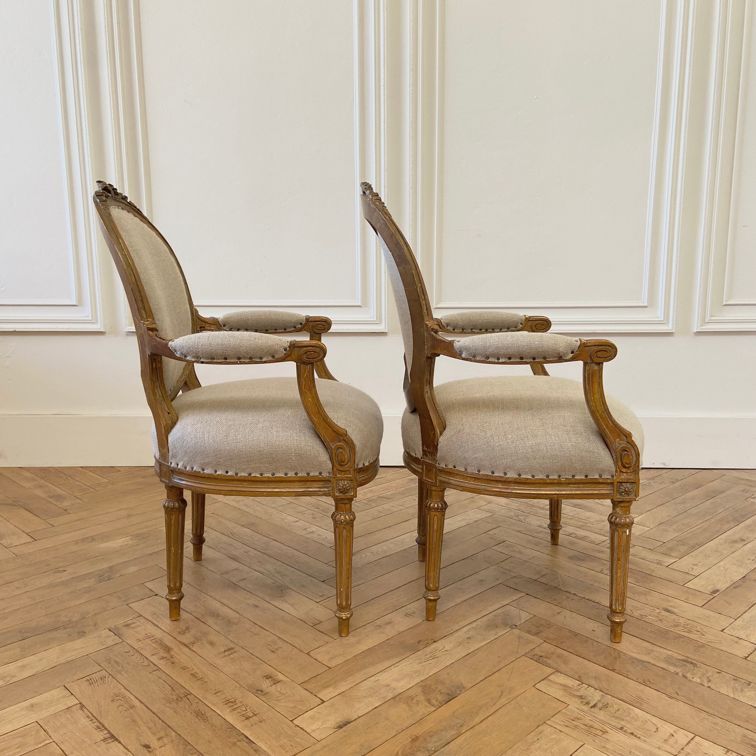 Antique Pair of Gilt Wood Open Arm Chairs Upholstered in Natural Linen –  bloomhomeinc