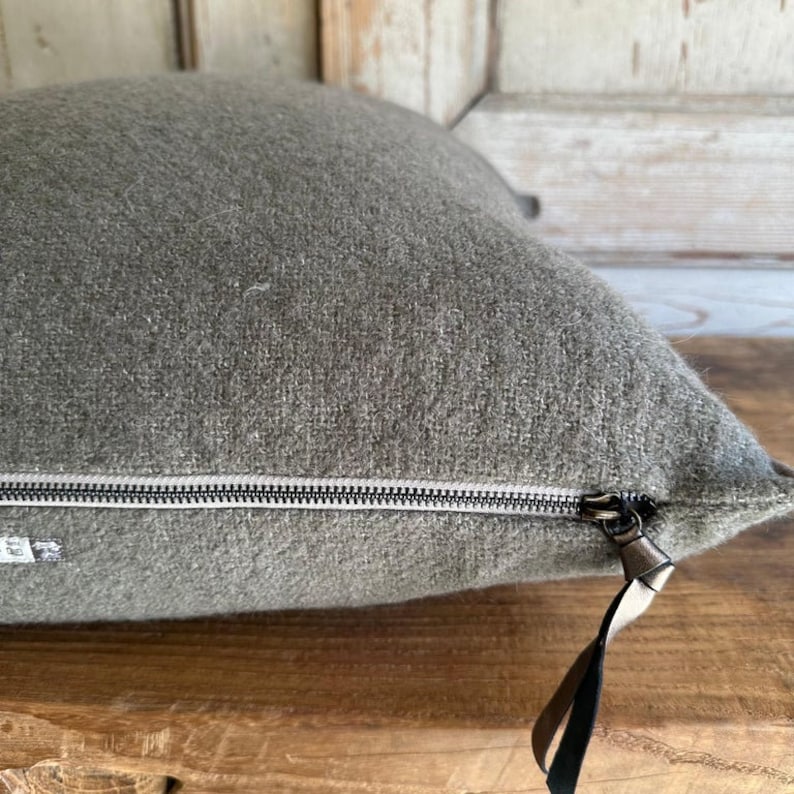 BloomHomeInc Bouclette Wool Pillow - Thumbnail 3