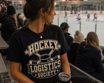 Camiseta de mamá de hockey Camiseta de la Sociedad de Logística de Hockey Regalo para padres de hockey Camiseta de hockey vintage Camiseta del día del partido de hockey Camiseta de mamá deportista Amante del hockey