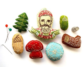 Set di modelli di ornamenti in feltro del bosco del boscaiolo - PDF Ornamenti ricamati di Natale - Funghi, ghiande, fiocchi di neve e ornamenti per alberi da realizzare