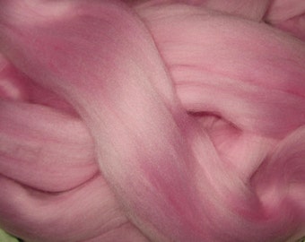 SALE! Soft Pastel Pink Merino Spinning Felting SUPERFAST SHIPPING!