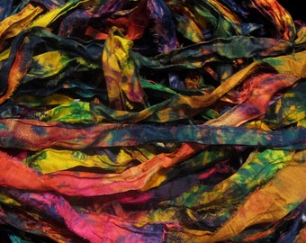 Super Colorido "Woodland" Tie Dye Multi Reciclado Sari Silk Ribbon 5 - 10 yardas o Full Skein BOHO Joyería Haciendo Envío SUPER RÁPIDO!