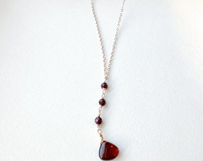 Small Garnet Y - Necklace