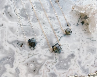 Faceted Labradorite Drop Necklace // Labradorite Necklace // Layering Gemstone // Gemstone Necklace // Galaxy Gemstone // Aurora Borealis