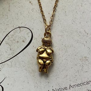 Venus de Willendorf Goddess necklace: long or short chain image 3
