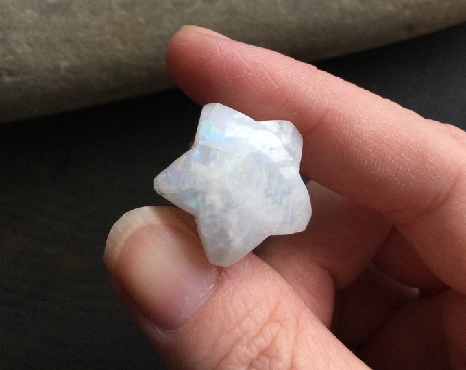 Rainbow Moonstone ring, Star shaped Moonstone adjustable ring, best fits sizes 5 through 9