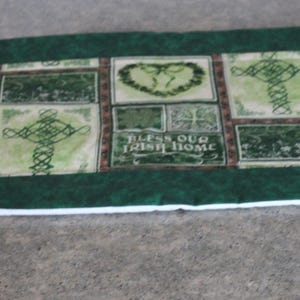 Green St. Patrick&#39;s Shamrocks 24 X 12 Table Runner Topper