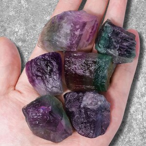 50g natürlicher roher Regenbogen-Fluorit-Kristall - Heilstein-Muster für Liebe, Energie & Aquarium-Dekoration