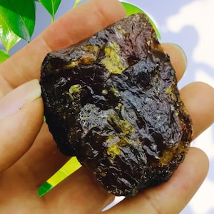 Natural Burmese Blood Amber (Aurora Amber) – Raw Vintage Crystal for Chakra Healing, Decor