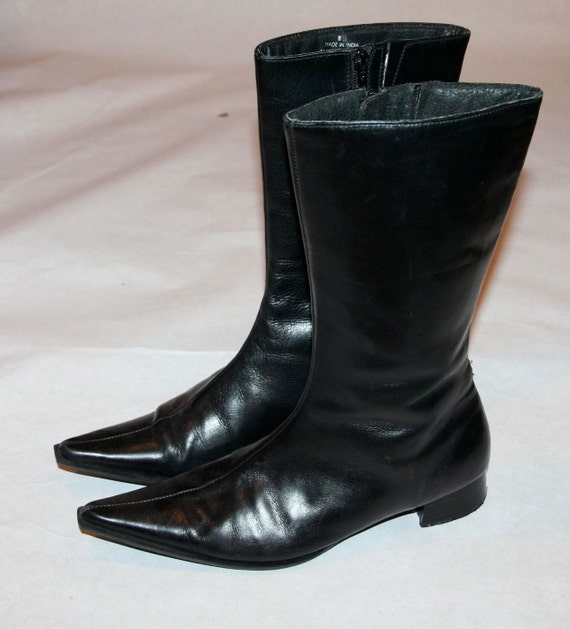 very pointy boots
