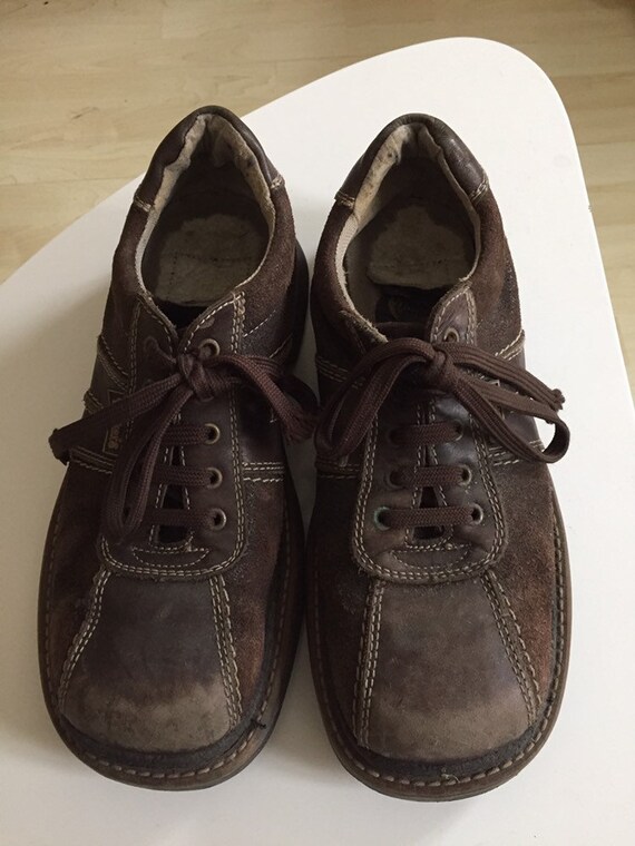 ugly brown shoes