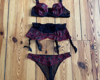 Parisian Embroidered Lingerie Set in Black & Red- Size 36 B/ L