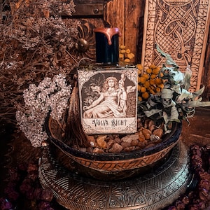 Völva Sight ~ Oil of Divination ~ Seeress ~ Seidr Oil ~ Anointing Oil //  Large 2.4 oz Bottle