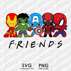 K&ouml;nnte beinhalten: Eine digitale Illustration von f&uuml;nf Comic-Superhelden, die zusammen stehen. Die Superhelden sind Iron Man, Hulk, Captain America, Ant-Man und Spiderman. Die Figuren sind im Chibi-Stil gehalten und l&auml;cheln. Der Text "FRIENDS" steht unter den Figuren.
