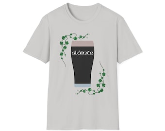 St. Patrick's Day T-Shirt mit Guinness Pint und Shamrock Design - Slainte!