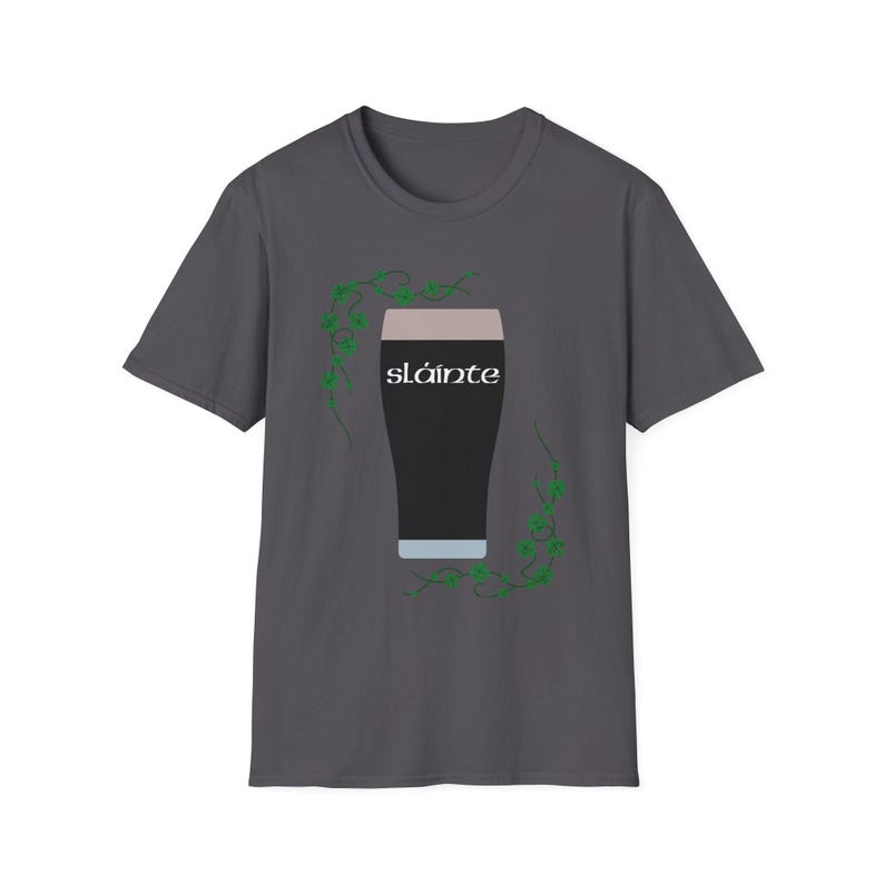 St. Patrick's Day-T-shirt met Guinness Pint en Shamrock Design - Slainte! Charcoal