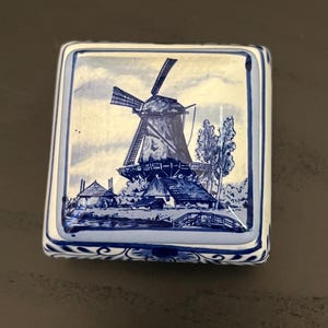 Blue Delft Trinket Box 2” x 1 1/2 &quot; Windmill Hand painted Porcelain Holland