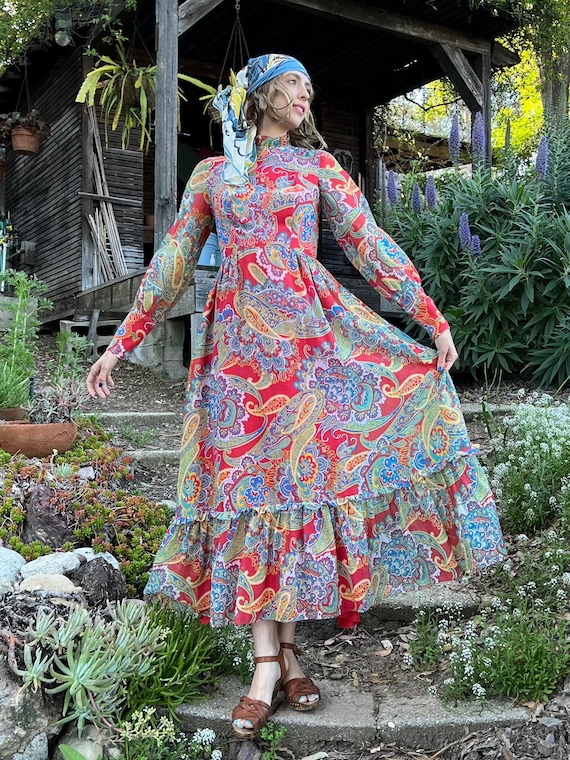 Vintage 1970s Cotton Floral Paisley Print Long Sleeve High Neck Maxi Dress