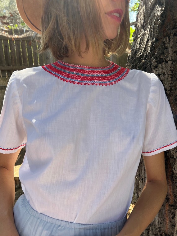 Vintage Hungarian Embroidered Cotton Short Sleeve 