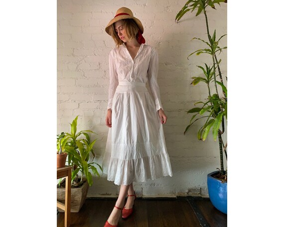 Vintage White Cotton Embroidered Victorian Long Sl