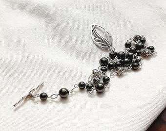 Victorian Style Swarovski Dark Green Glass Pearl Wire Wrapped Beaded Necklace Handmade 18.5 Inches