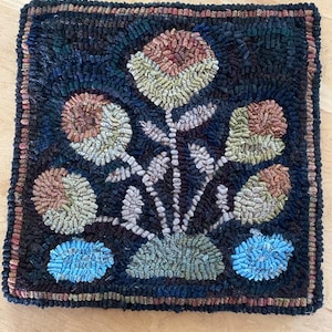 Handmade primitive style folk art hooked rug mat fall flowers and pumpkins
