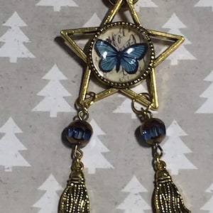 Christmas Star Pin: Gold Tone Parol Inspired Brooch