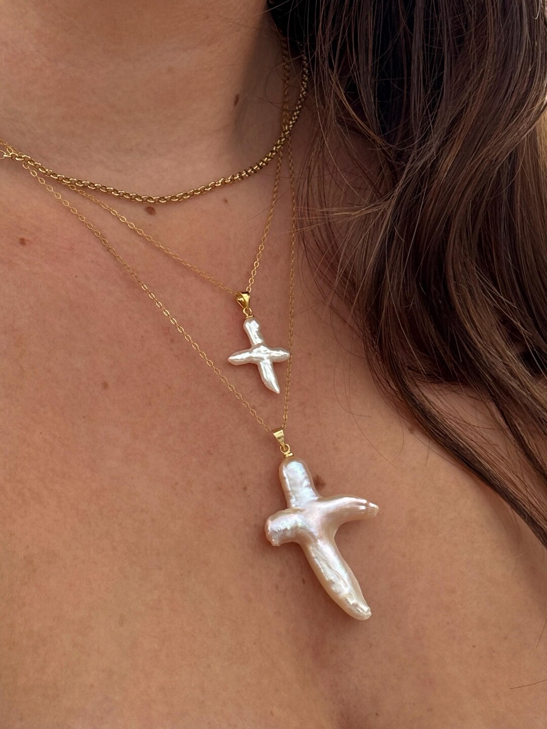 GOLD CROSS & GENUINE COTTON PEARL NECKLACE main image 1