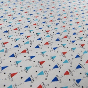 VINTAGE 40s Red Blue Novelty Umbrella Print Rayon Crepe Fabric 3 Yard REMNANT image 1