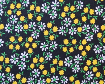 VINTAGE White Daisy Yellow Dandelion on Black Cotton Fabric 1 2/3 Yards