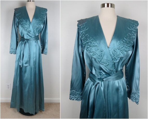 Vintage 1940s Blue Satin Robe Housecoat | Elegant