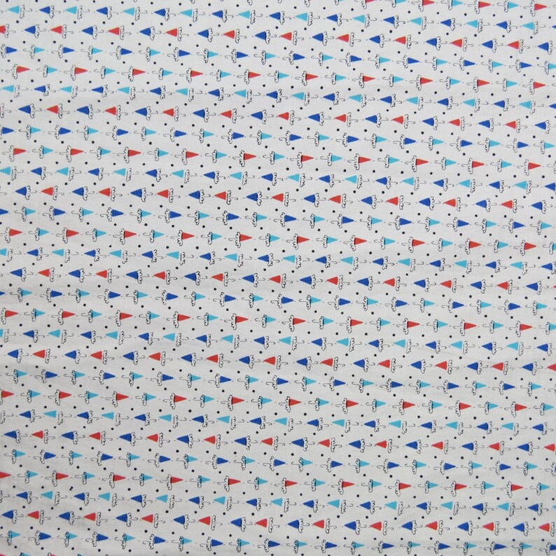 VINTAGE 40s Red Blue Novelty Umbrella Print Rayon Crepe Fabric 3 Yard REMNANT image 3