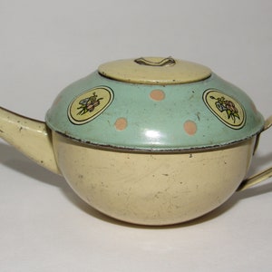 Vintage 1930's Ohio Art Tin Toy Tea Pot "Cameo"