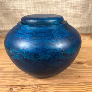 Urn, Wood Urn, Cremation Urn, Urn for Human Ashes, Full Size Urn, Cremate Urn, Turn Wood Urn, Funeral Urn, Pet Urn, Natural Wood Urn